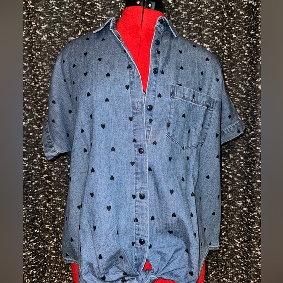 Madewell Tops - Madewell denim top with hearts